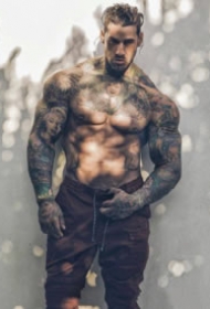 纹身型男图片 9款肌肉纹身帅哥的图片欣赏